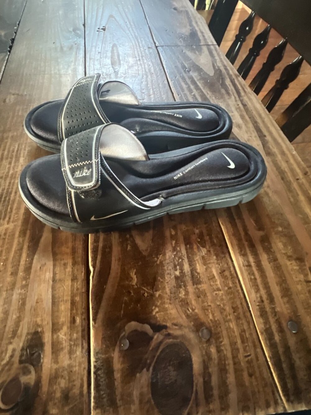 Women's size 7 Nike Slides - Picture 2 of 5